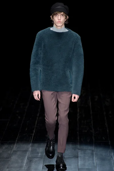 Look 4
